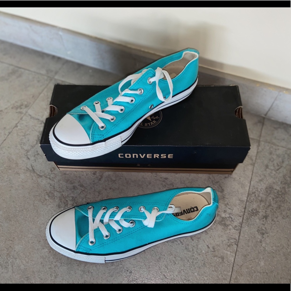 CONVERSE: light blue/white